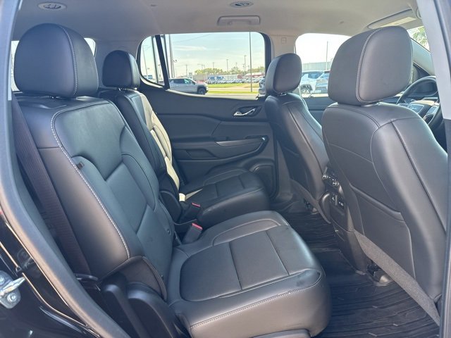 Used 2023 GMC Acadia SLT w/ LPO, Floor Liner Package image 16