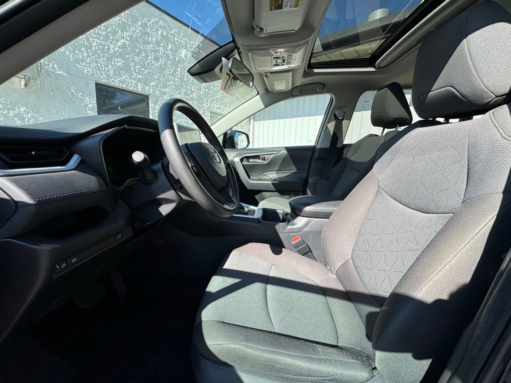 Used 2025 Toyota RAV4 XLE image 7