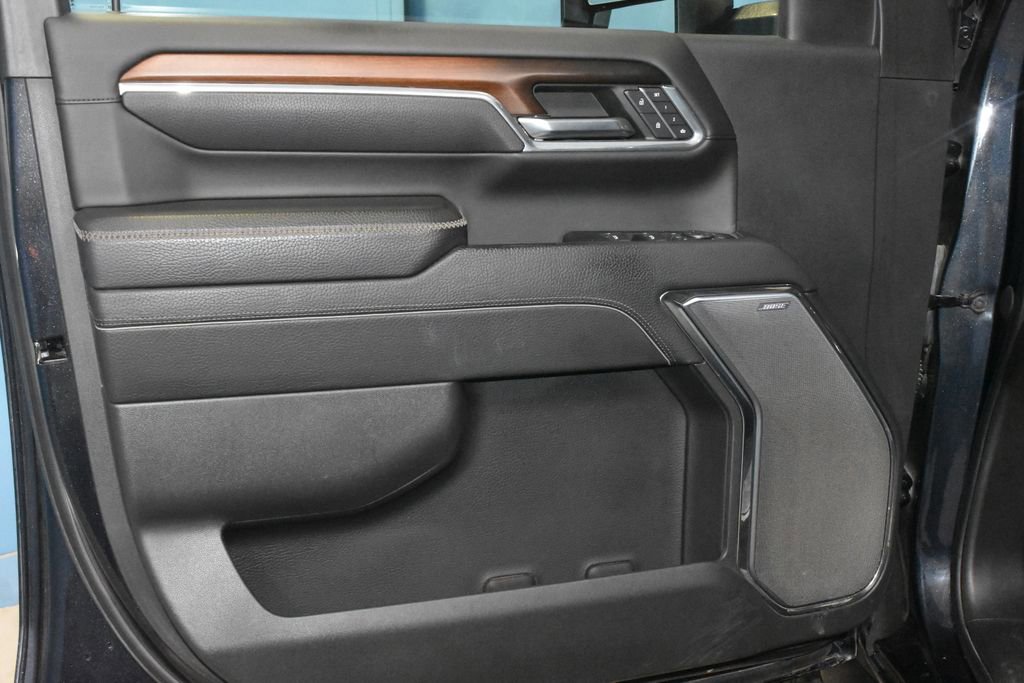 Used 2024 GMC Sierra 2500 Denali w/ Denali Reserve Package AWD/4WD image 4