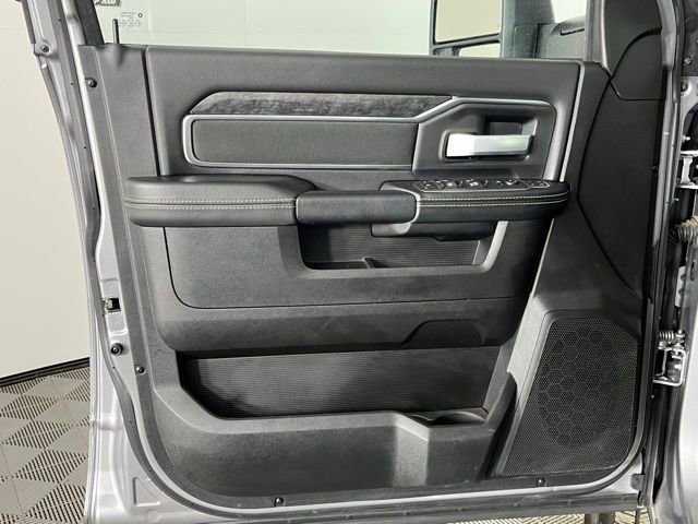 Used 2024 RAM 2500 Big Horn w/ Sport Appearance Package image 23