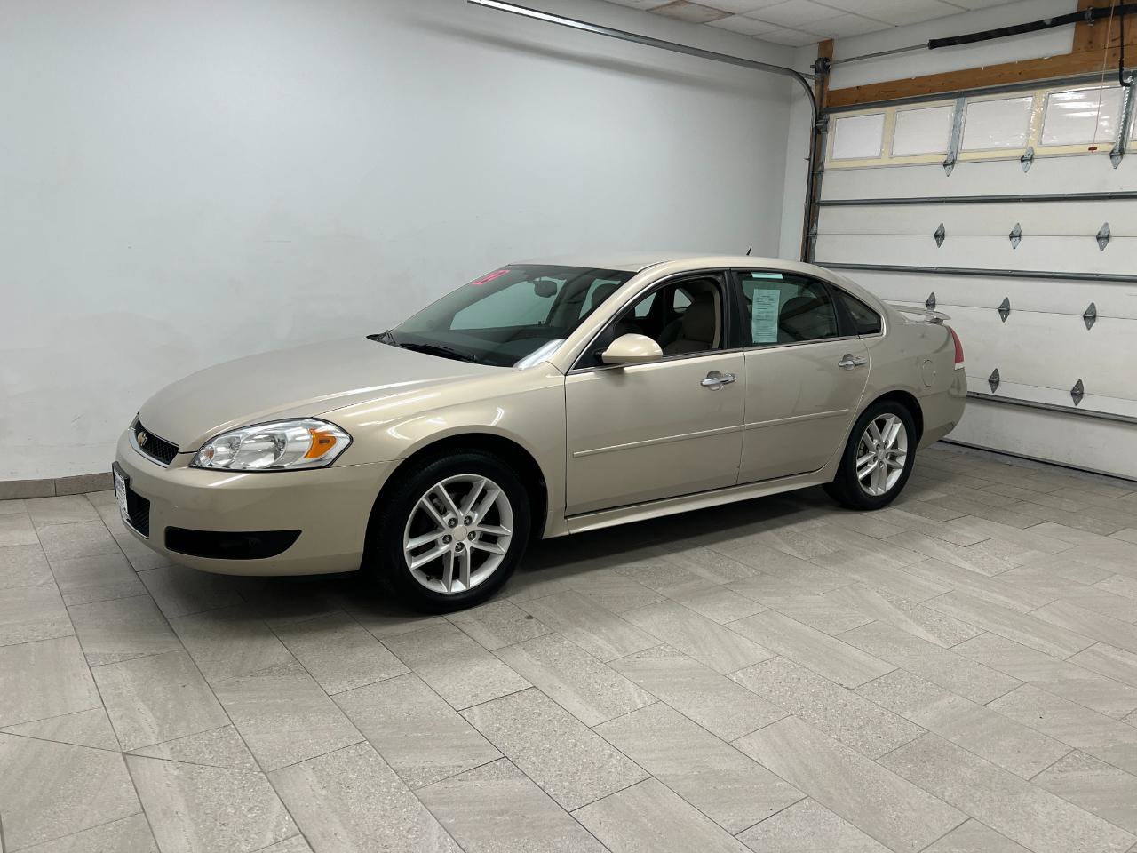 Used 2012 Chevrolet Impala LTZ FWD image 2