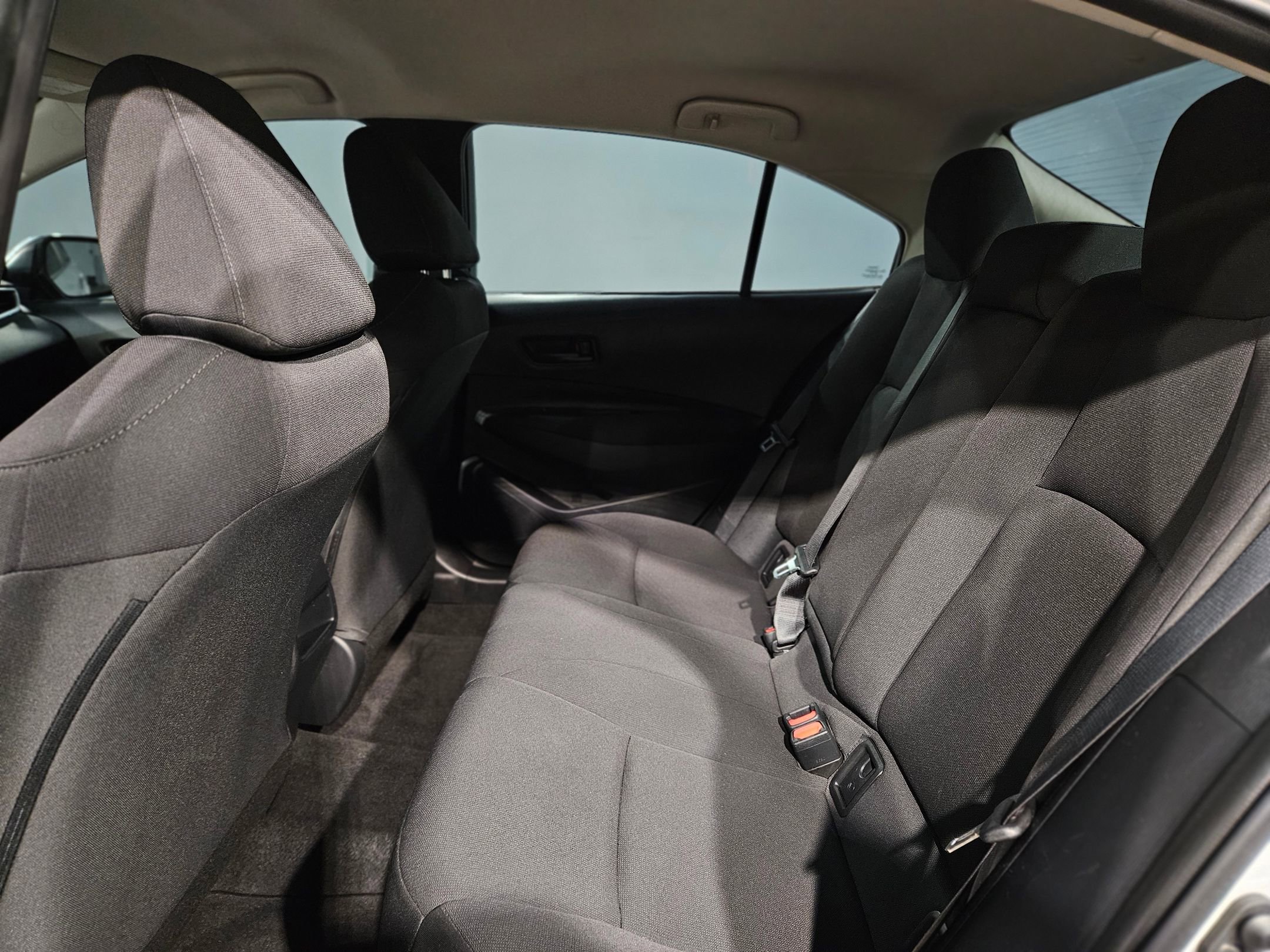 Used 2022 Toyota Corolla LE image 33