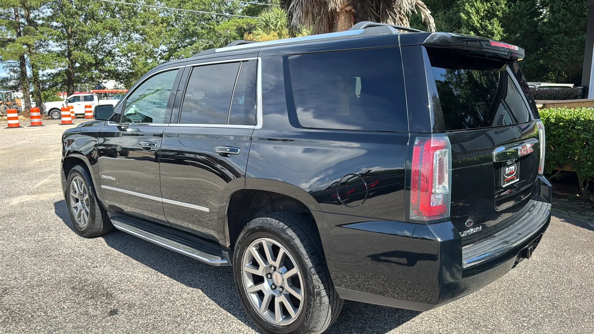 Used 2016 GMC Yukon Denali w/ Open Road Package AWD/4WD image 7