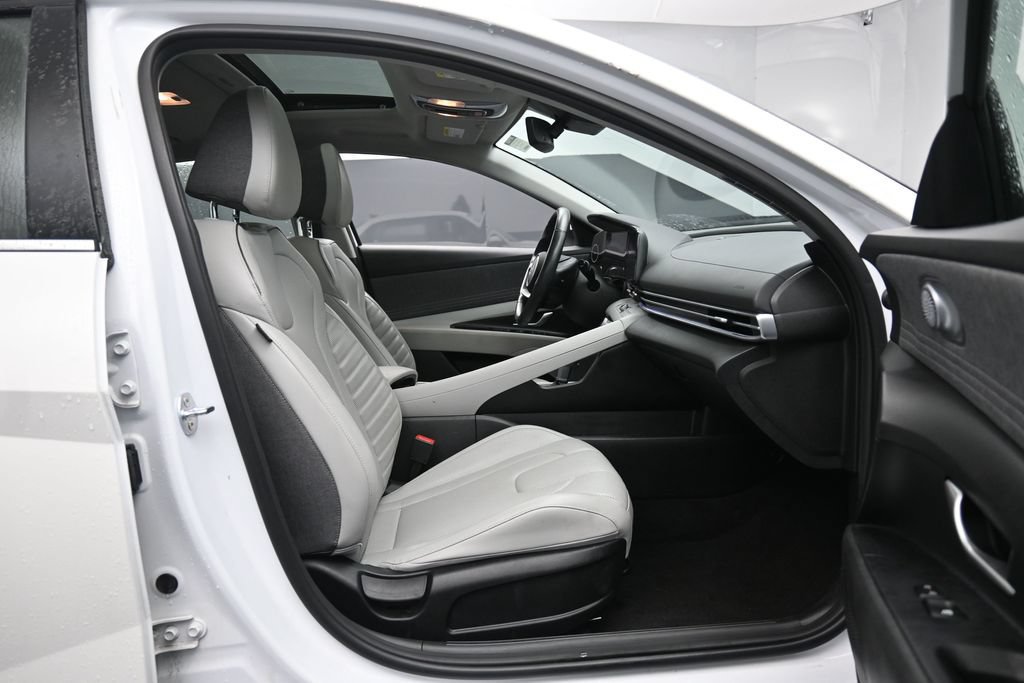 Used 2024 Hyundai Elantra Limited FWD image 27