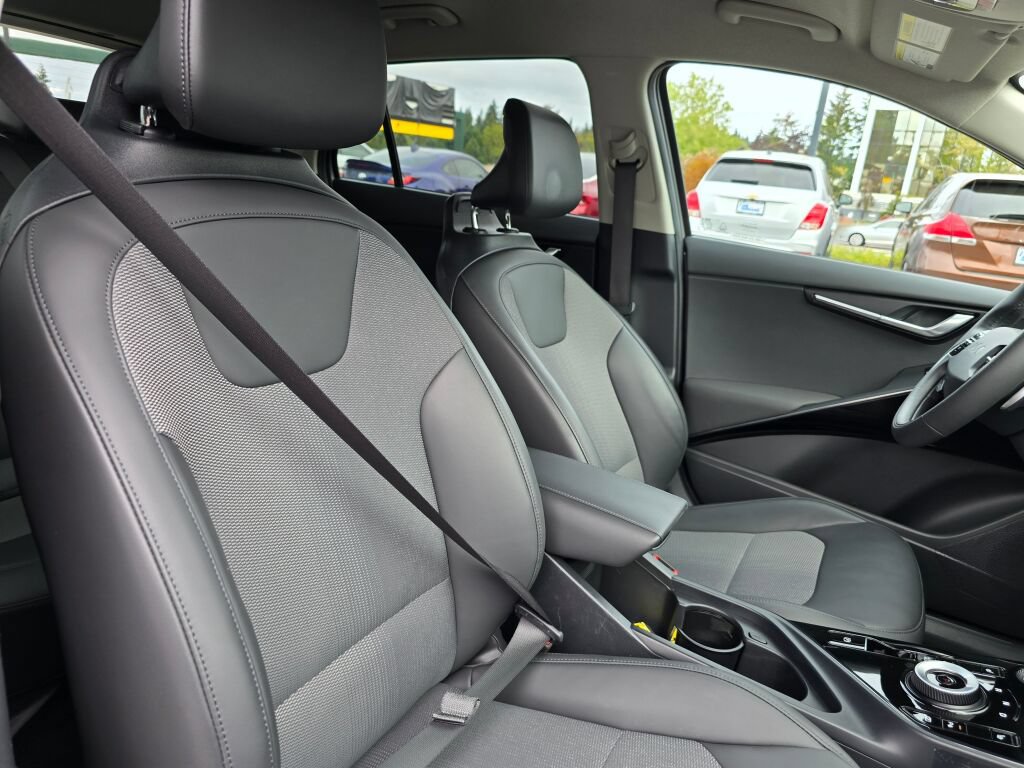 Certified 2024 Kia Niro Wind w/ Wind Preserve Package FWD image 30