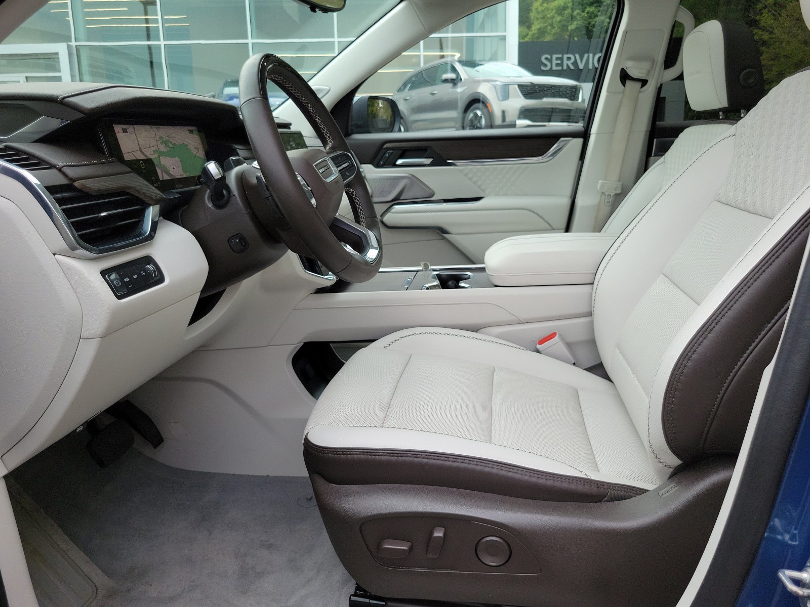 Used 2024 GMC Acadia Denali w/ Super Cruise Package AWD/4WD image 9