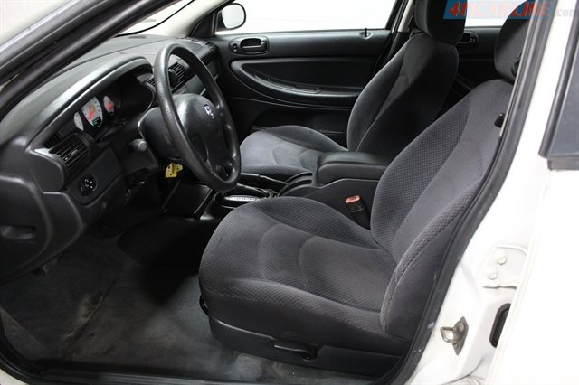 Used 2004 Dodge Stratus SE image 9