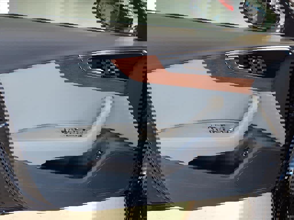 Used 2023 Audi A4 2.0T Premium w/ Convenience Package image 10