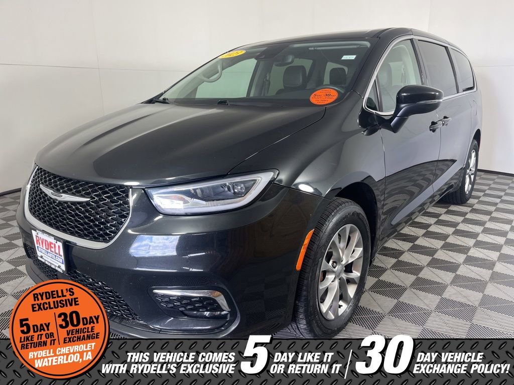 Used 2023 Chrysler Pacifica Touring-L image 12