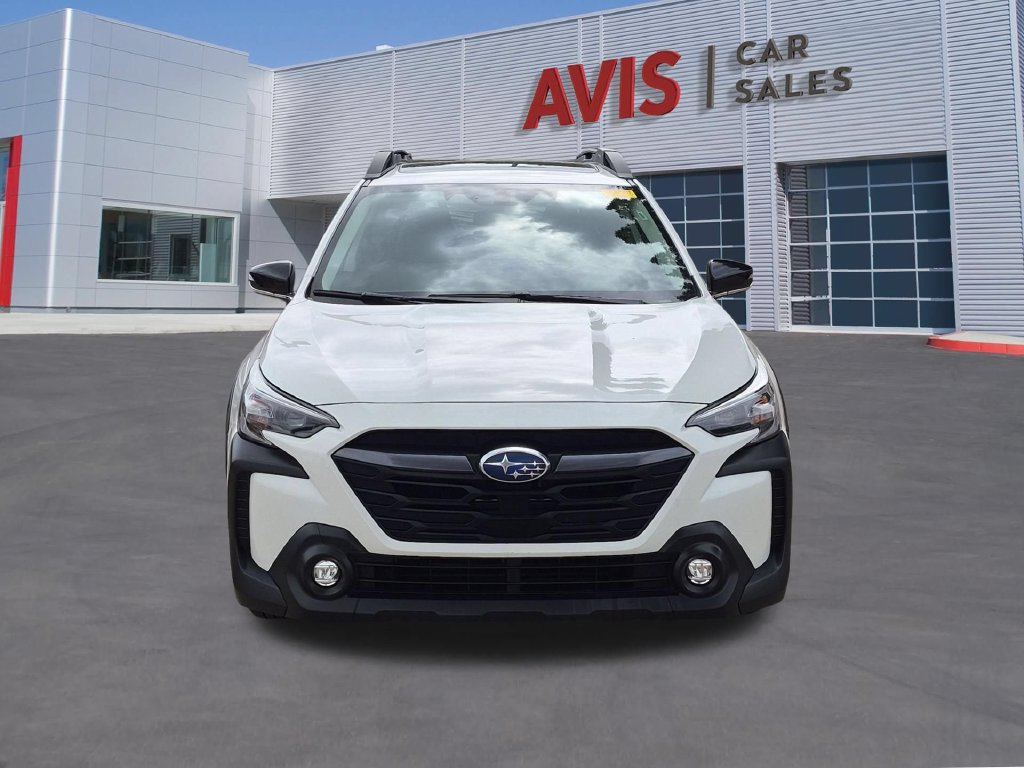 Used 2025 Subaru Outback Premium AWD/4WD image 2