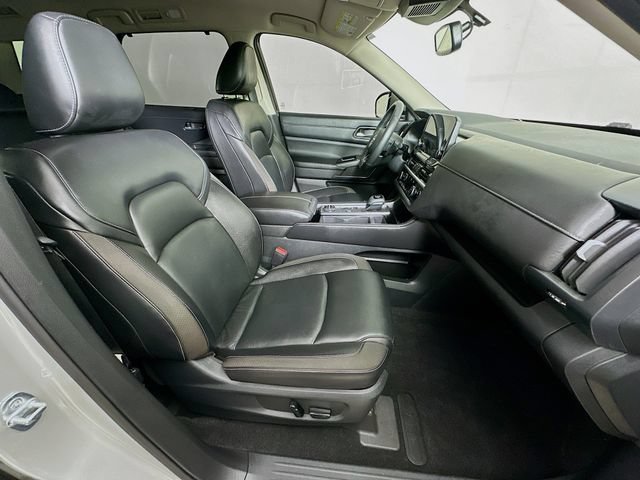 Used 2022 Nissan Pathfinder SL AWD/4WD image 8