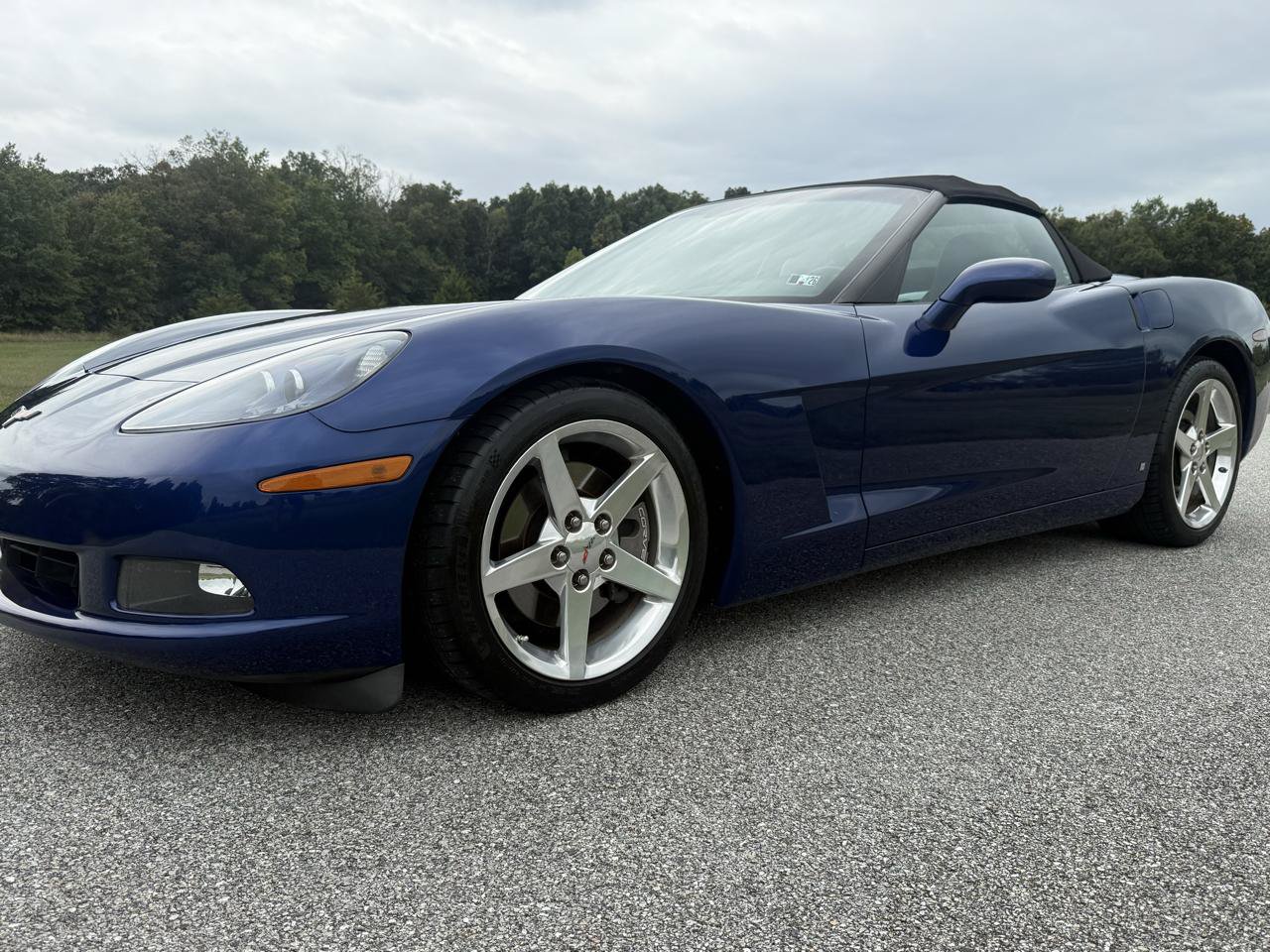 Used 2005 Chevrolet Corvette Convertible w/ Preferred Equipment Group RWD image 2