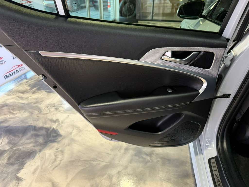 Used 2022 Genesis G70 2.0T w/ Prestige Package image 43