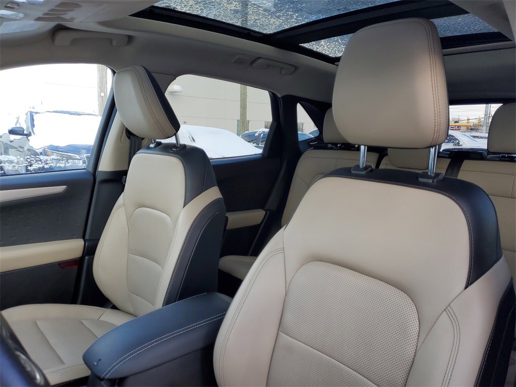 Used 2020 Ford Escape SE Sport image 13