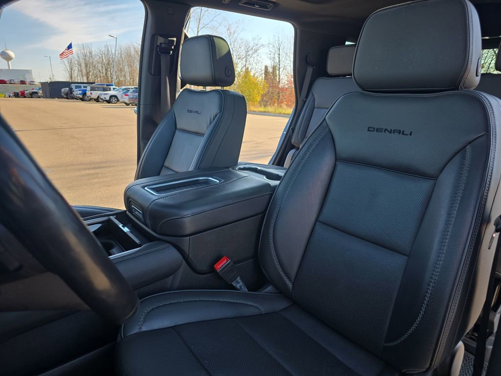 Certified 2022 GMC Yukon Denali image 16
