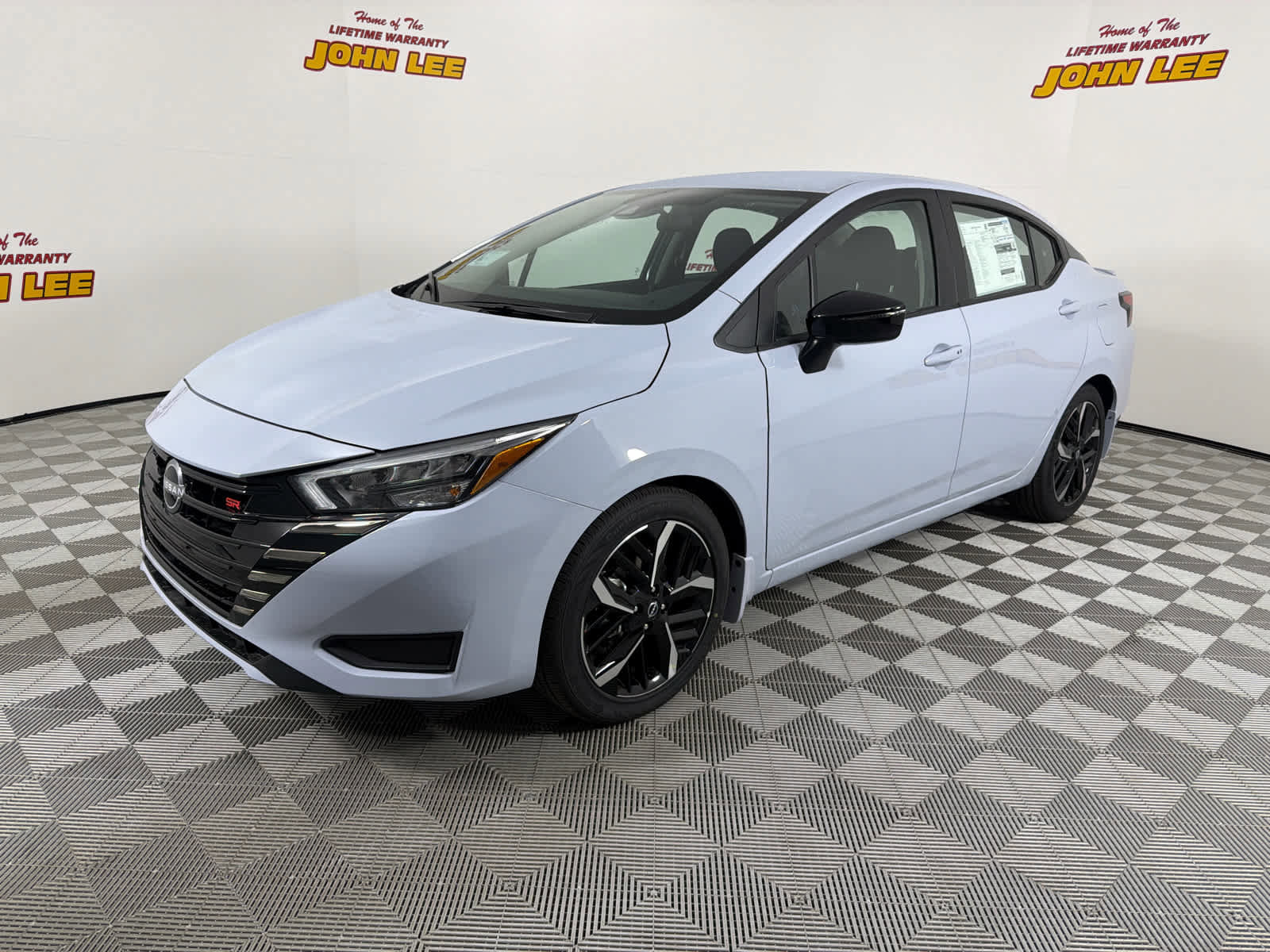 New 2025 Nissan Versa SR w/ Trunk Package
