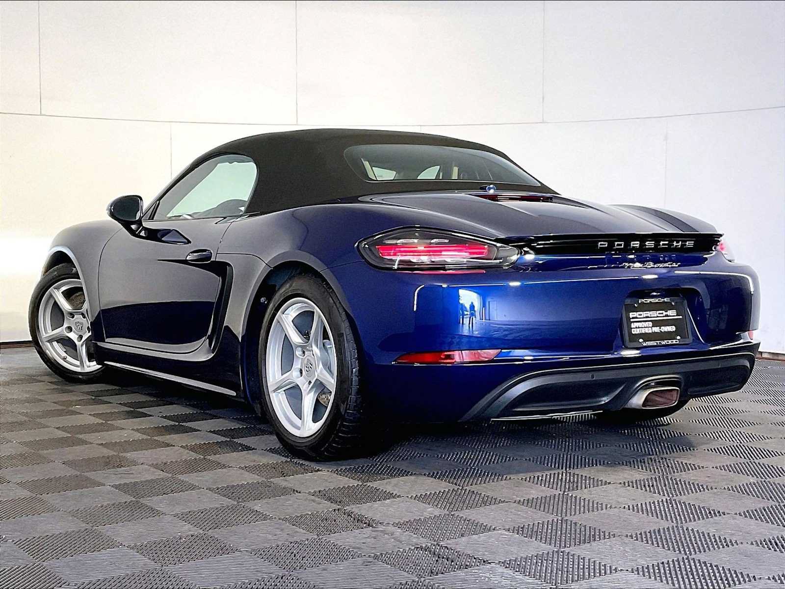 Certified 2022 Porsche 718 Boxster RWD image 3