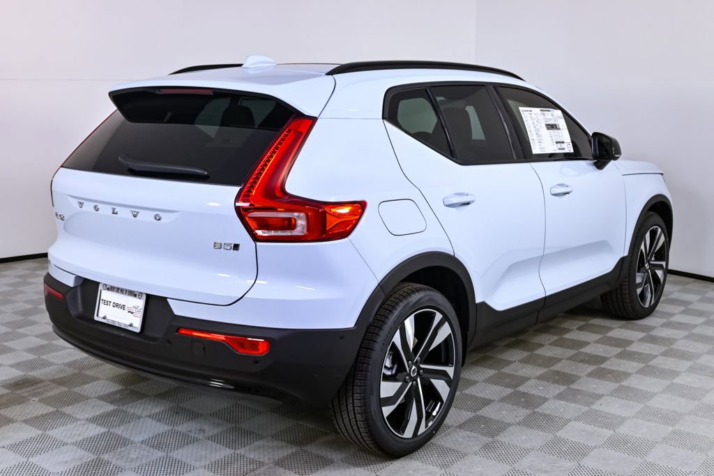 New 2026 Volvo XC40 B5 Ultra w/ Climate Package image 28