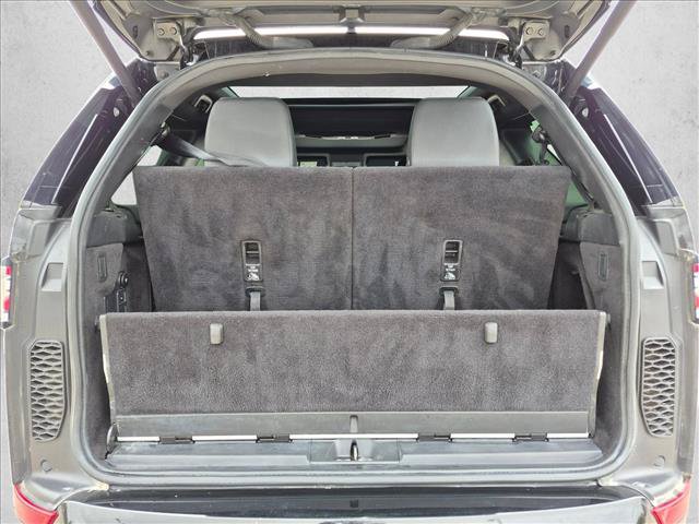 Used 2020 Land Rover Discovery Landmark AWD/4WD image 4