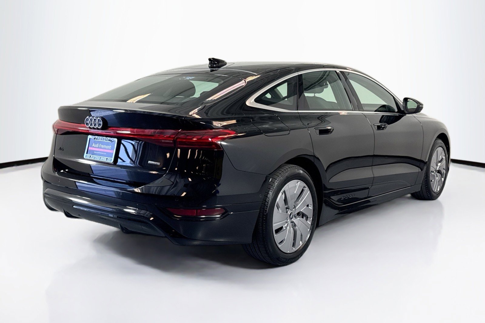 Used 2025 Audi A6 e-tron Premium w/ Ultra Package AWD/4WD image 5