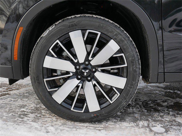 Used 2025 Mitsubishi Outlander SE image 9