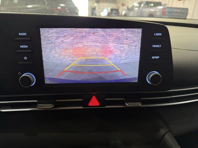Used 2021 Hyundai Elantra SE image 9