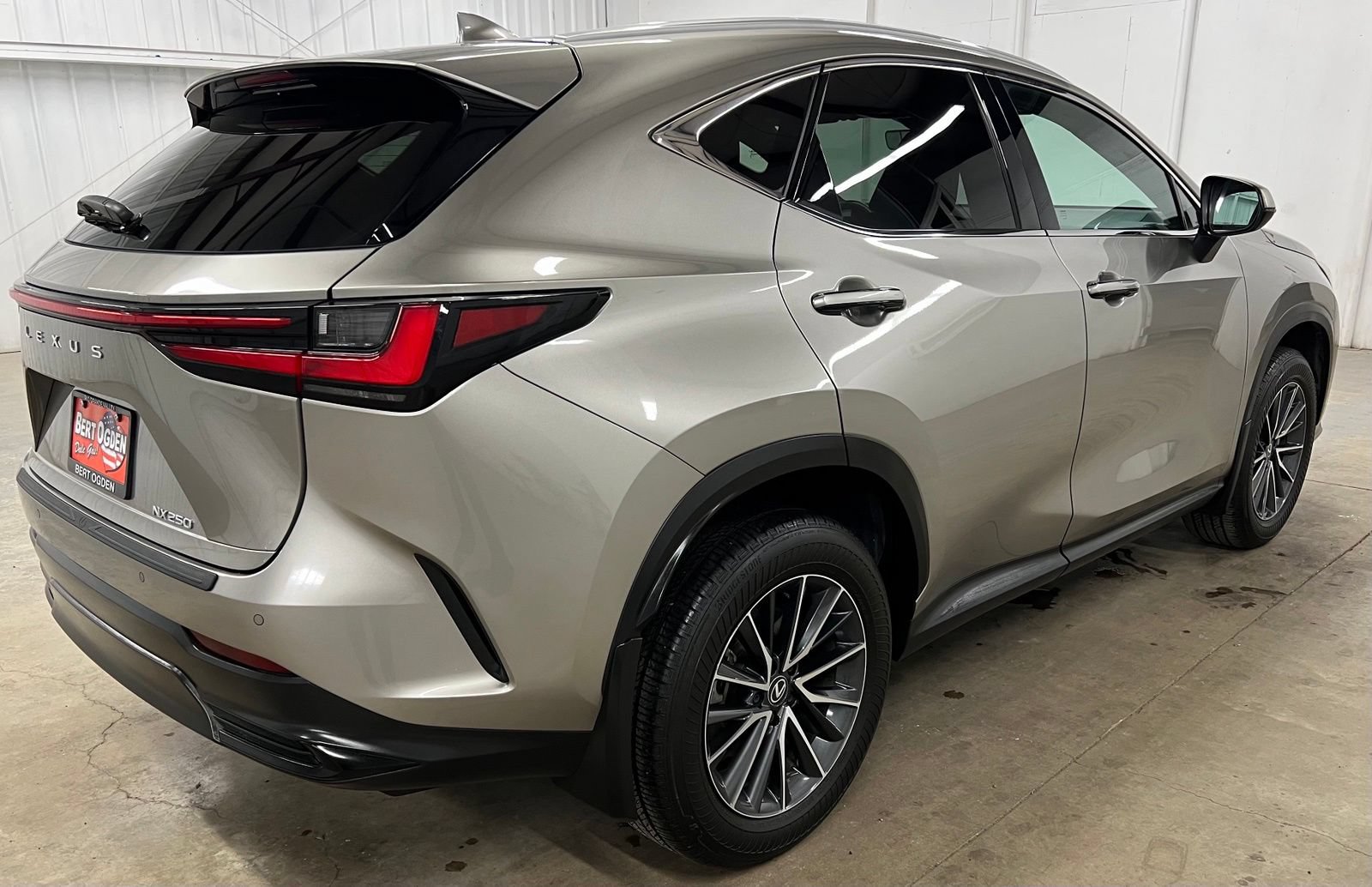 Used 2025 Lexus NX 250 FWD w/ Accessory Package (2T) image 6