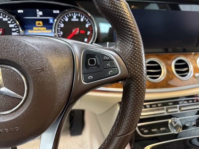 Used 2018 Mercedes-Benz E 400 4MATIC Sedan w/ Premium 3 Package (Q03) image 17