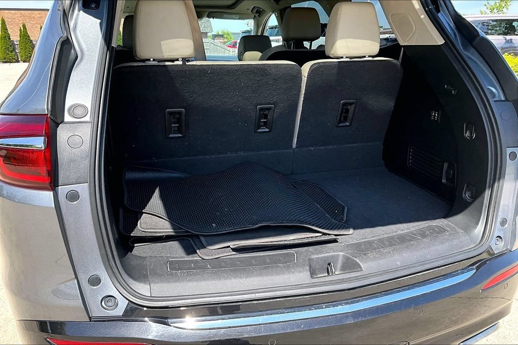 Used 2020 Buick Enclave Premium w/ Sun and Sites Package FWD image 34