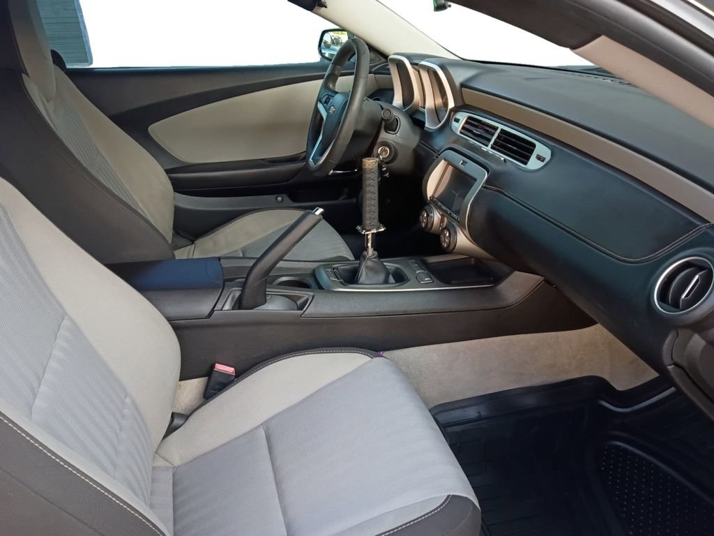 Used 2015 Chevrolet Camaro LS RWD image 23