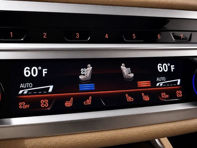 Used 2022 BMW 750i xDrive w/ Executive Package AWD/4WD image 44