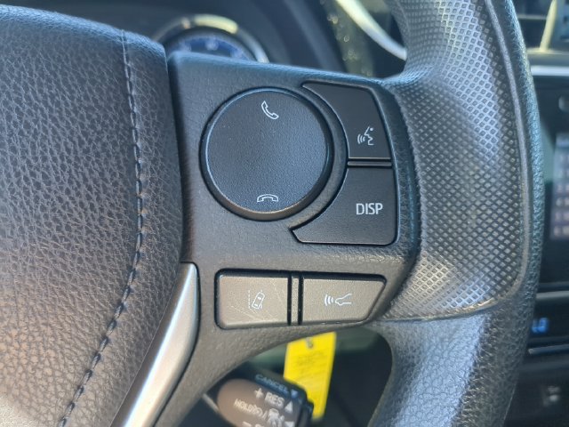 Used 2018 Toyota Corolla LE FWD image 29