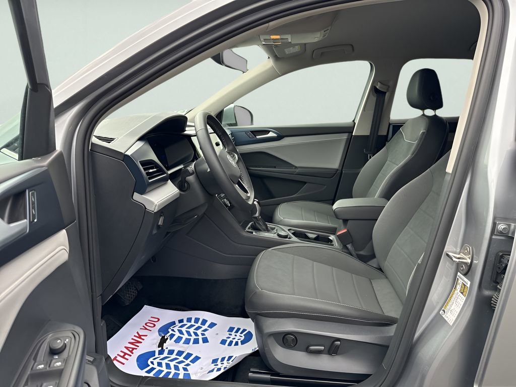 Used 2024 Volkswagen Taos SE image 20