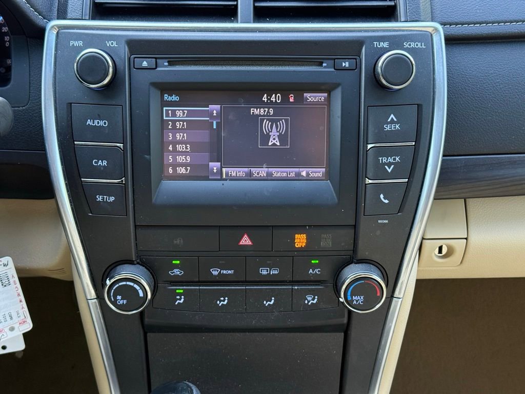 Used 2015 Toyota Camry LE image 11