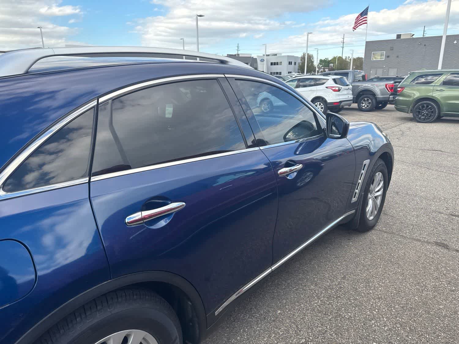 Used 2013 INFINITI FX37 AWD w/ Premium Pkg image 10