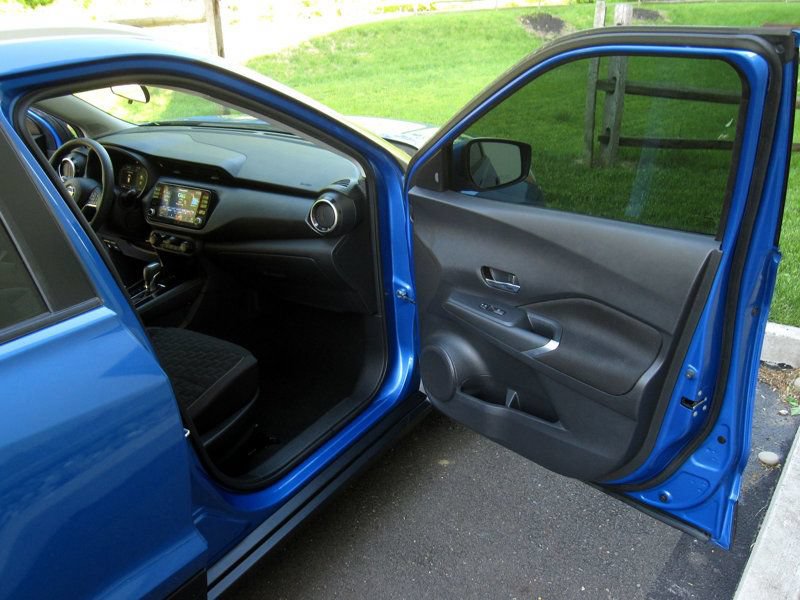 Used 2021 Nissan Kicks SV FWD image 21