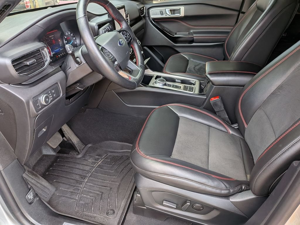 Used 2022 Ford Explorer ST-Line RWD image 16