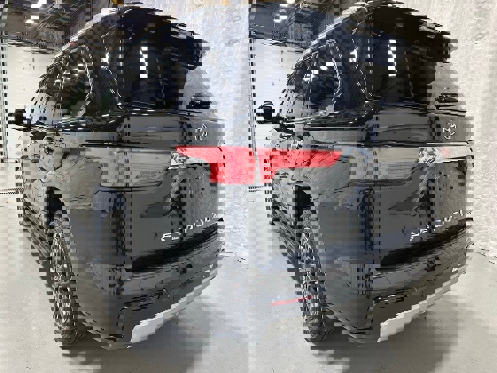 Used 2025 Toyota Sequoia Limited image 5