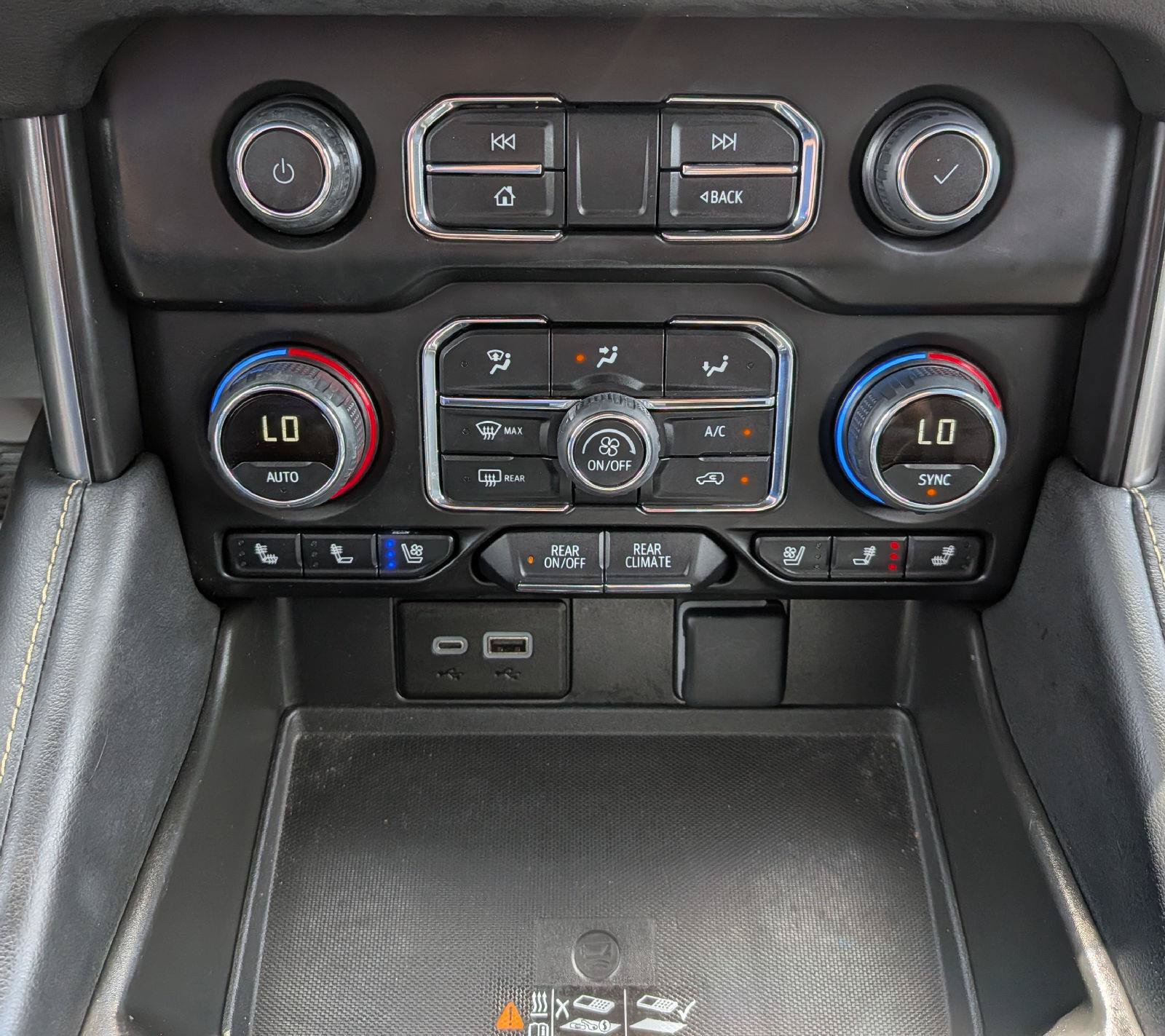 Used 2023 Chevrolet Tahoe Premier AWD/4WD image 19