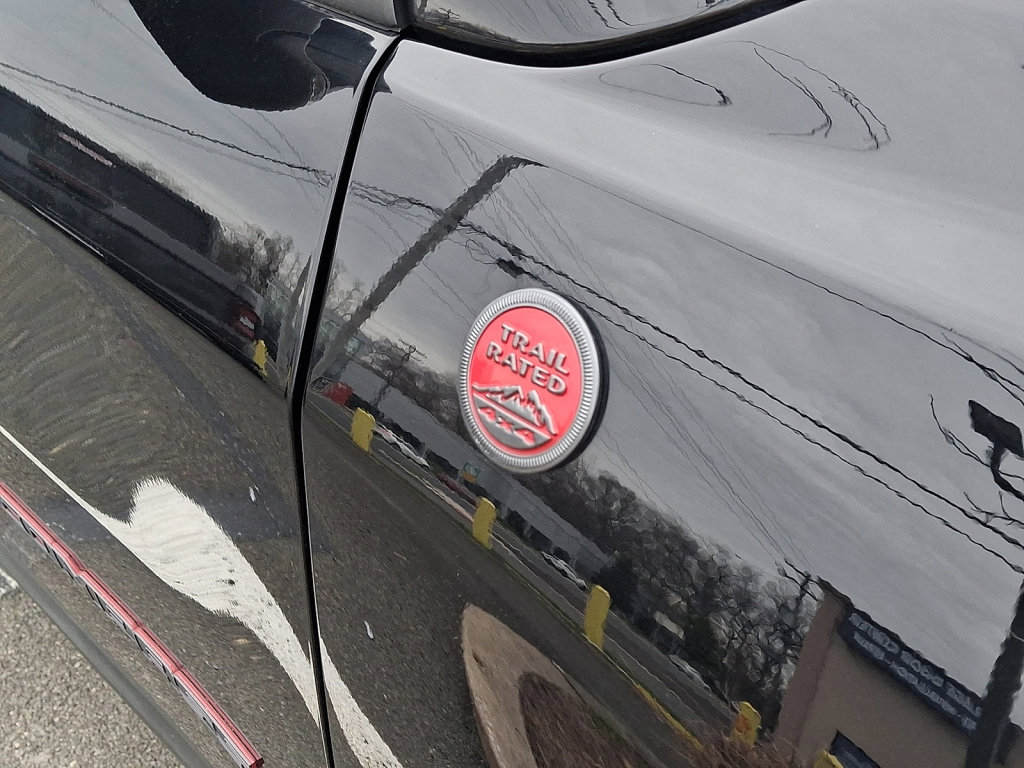 Used 2022 Jeep Compass Trailhawk image 4