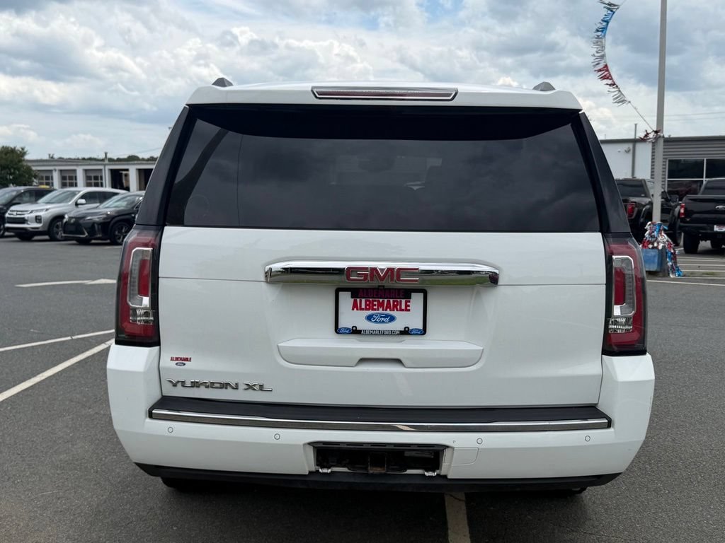 Used 2016 GMC Yukon XL Denali w/ Open Road Package AWD/4WD image 3
