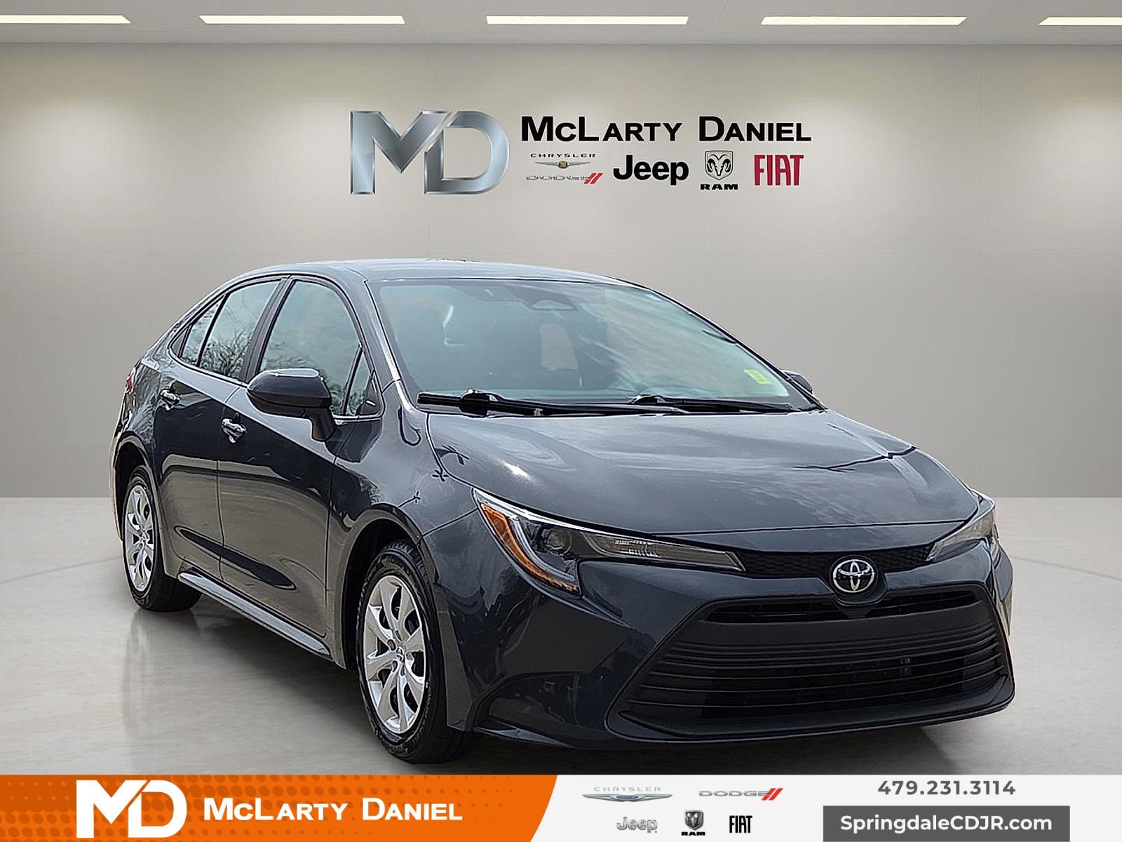 Used 2025 Toyota Corolla LE FWD image 1