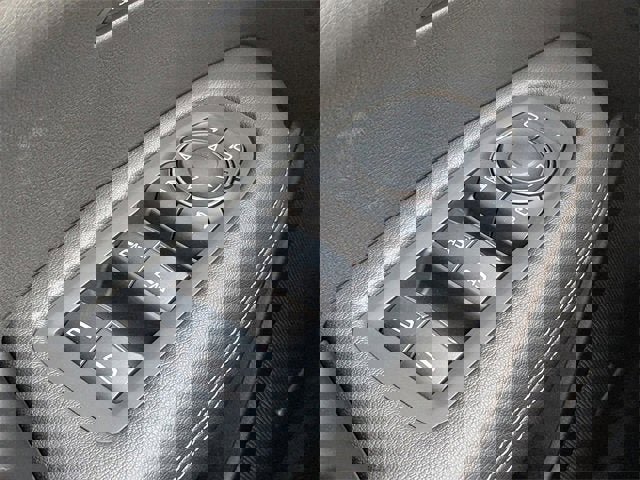 New 2025 Cadillac XT6 Luxury image 28