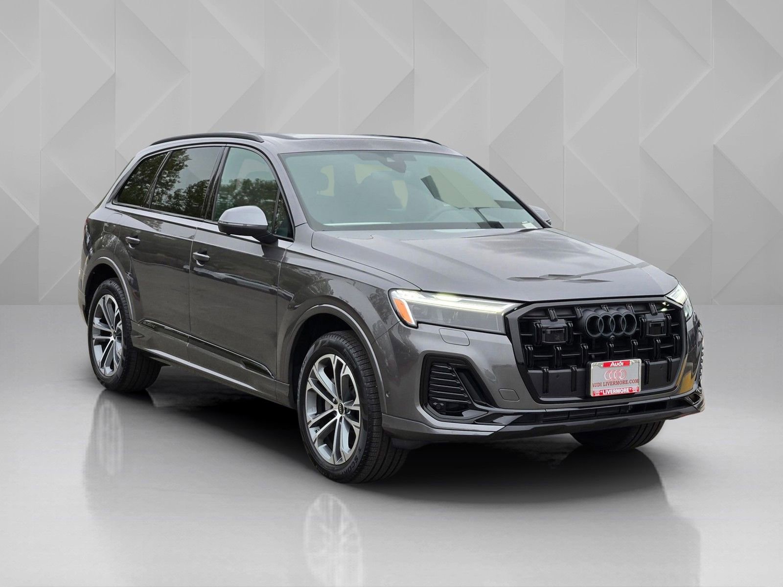 Used 2025 Audi Q7 2.0T Premium Plus w/ Premium Plus Package AWD/4WD video 1