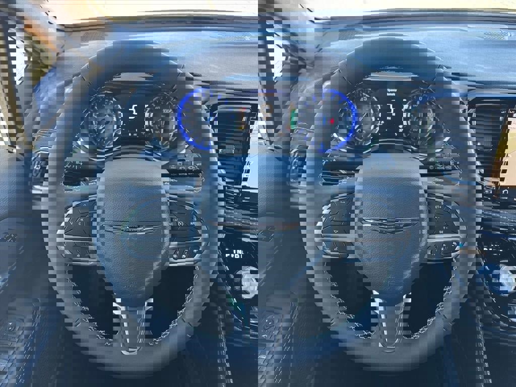 New 2026 Chrysler Pacifica Limited w/ Trailer Tow Group image 17