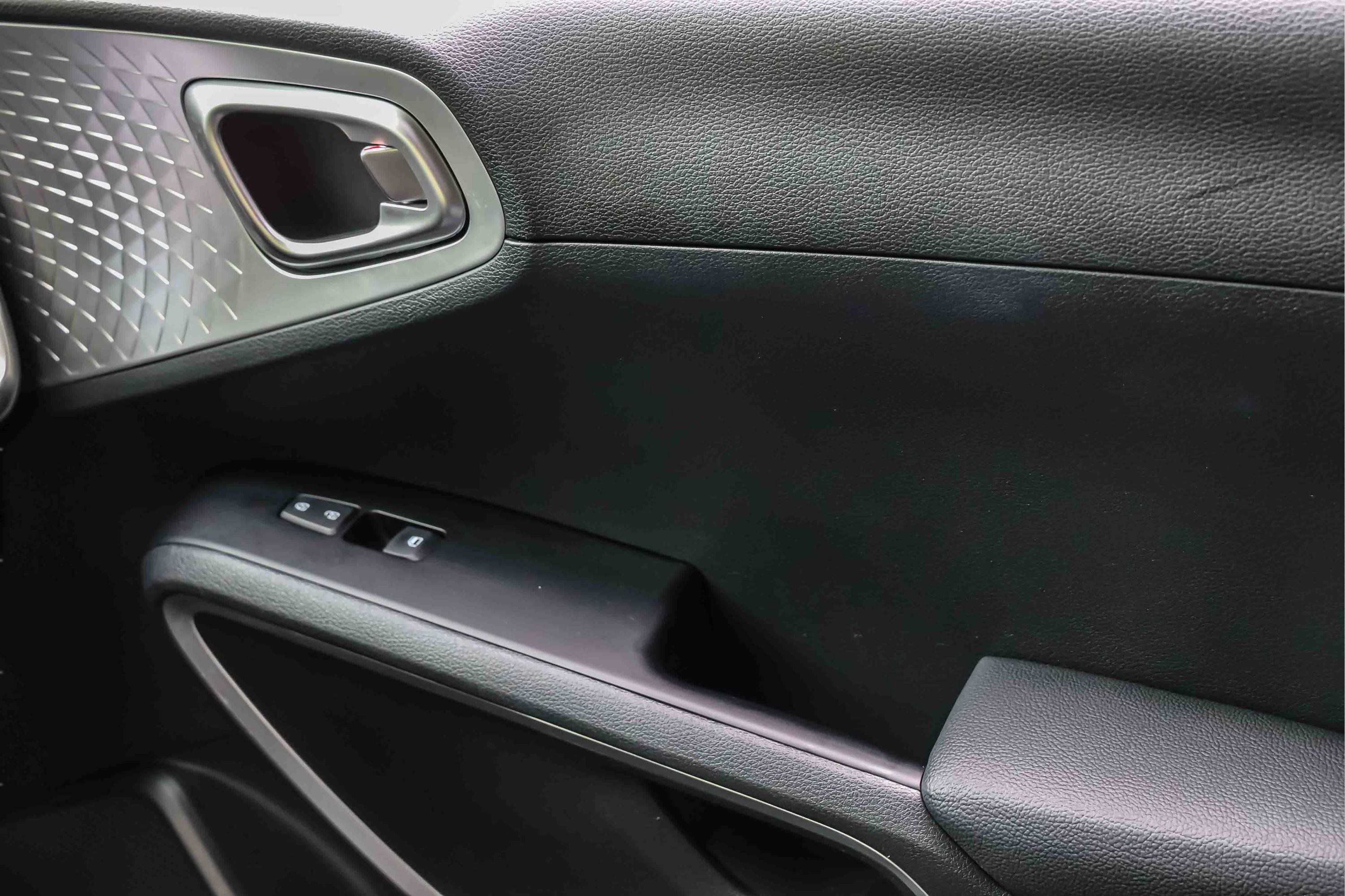 Certified 2025 Kia Soul LX w/ LX Technology Package FWD image 16