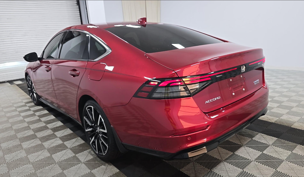 Used 2024 Honda Accord Touring image 7
