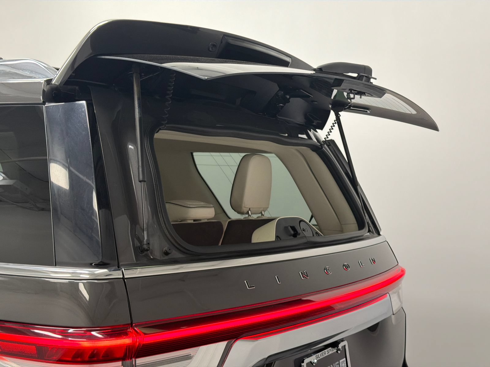 Certified 2023 Lincoln Navigator Black Label AWD/4WD image 8
