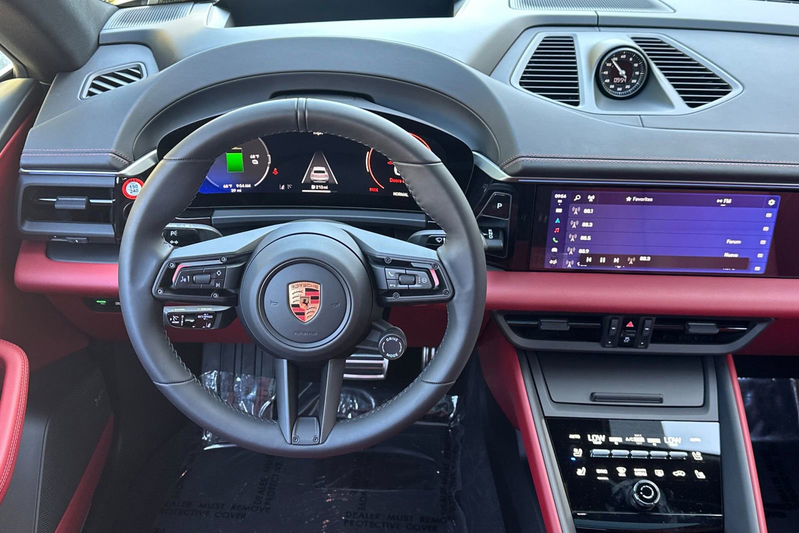 New 2025 Porsche Macan 4S Electric image 15