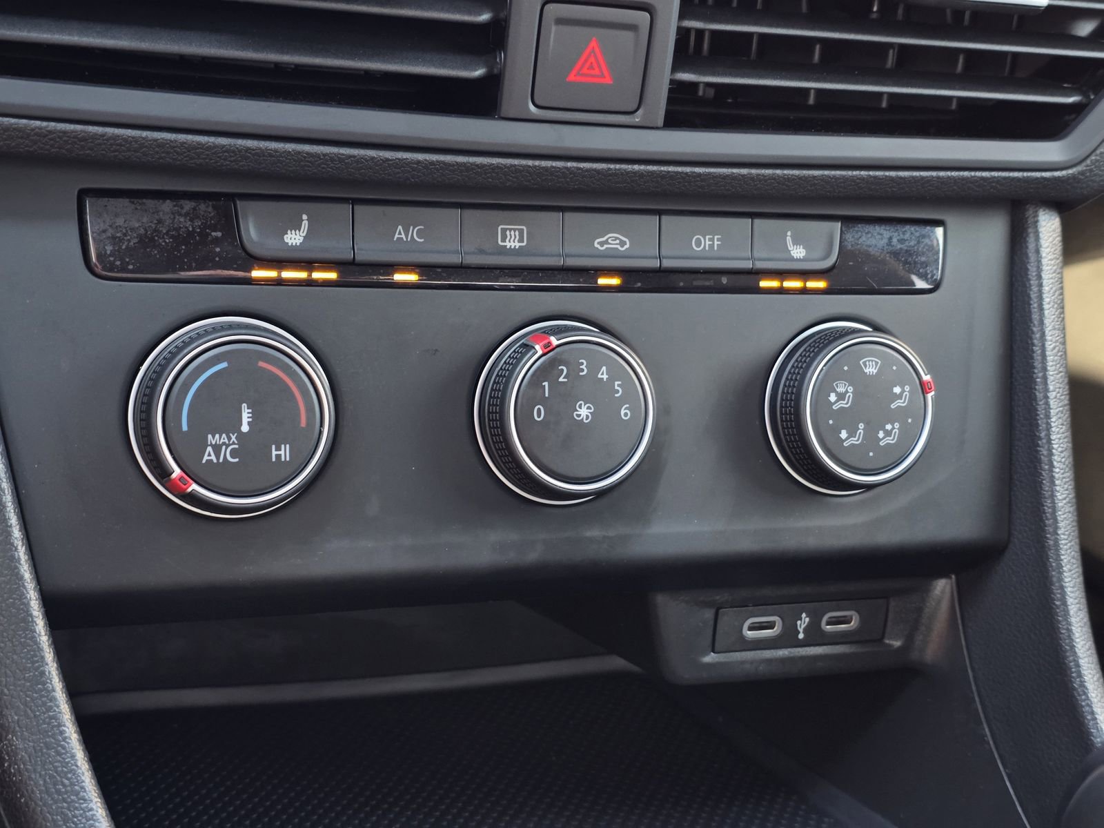 Used 2024 Volkswagen Jetta Sport image 22